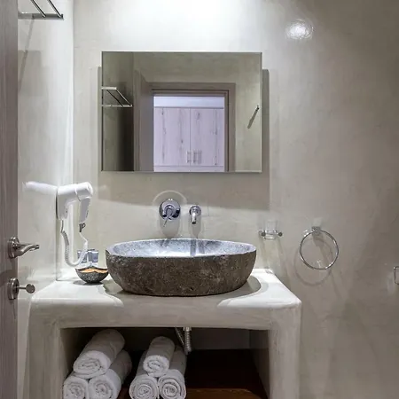 Cyclops Aparthotel Perivolos (Santorini)