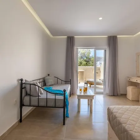 Cyclops 4* Perivolos (Santorini)