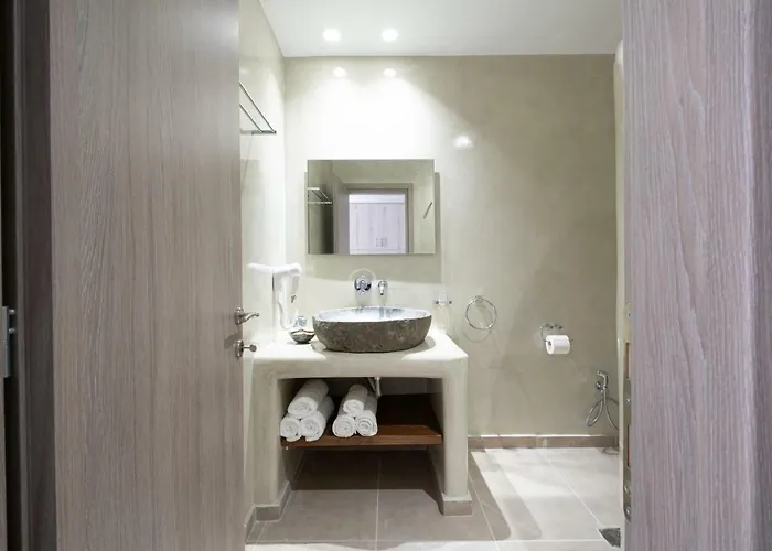 Cyclops 4* Perivolos